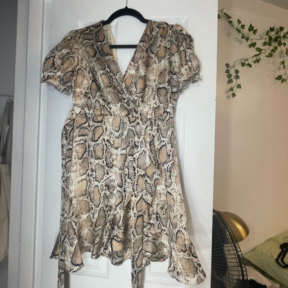 Snake skin print faux wrap dress - Picture 2 of 7